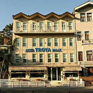 Troya Balat Стамбул